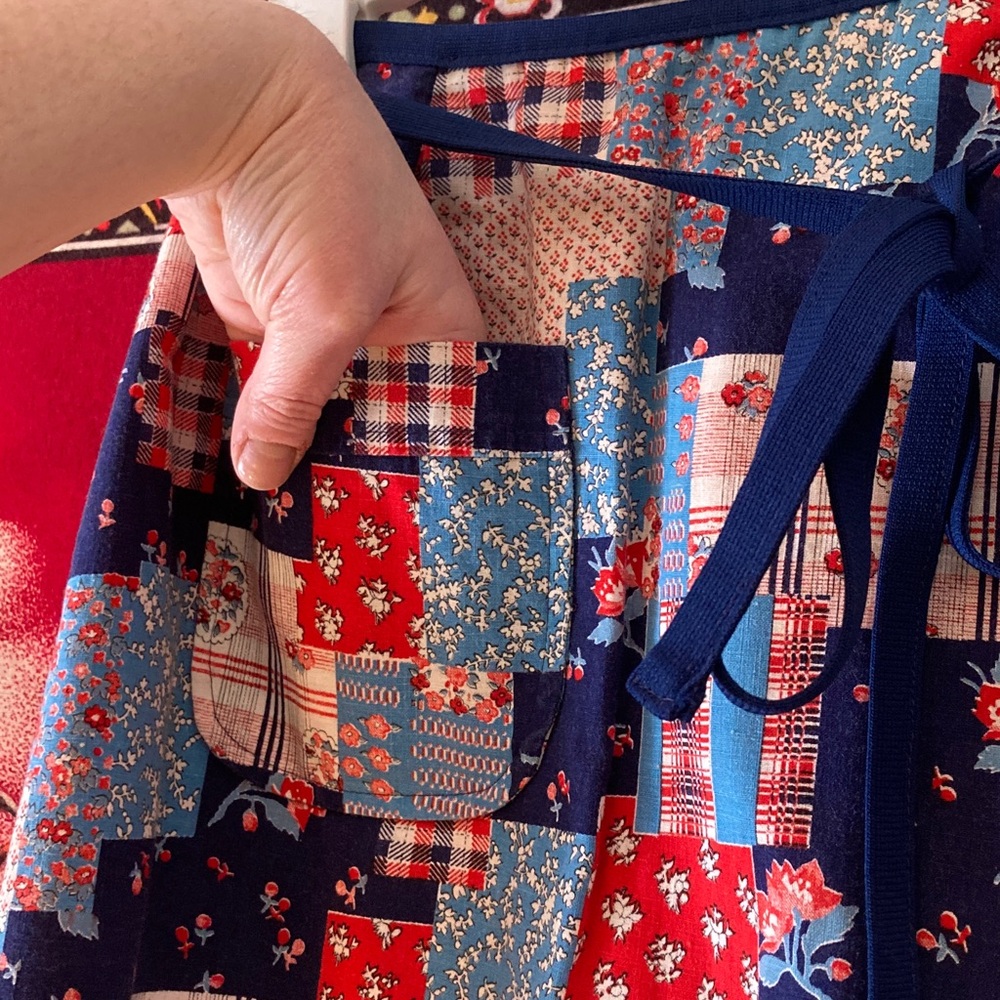 Vintage 1960s Reversible Cherry Patchwork Wrap Skirt - Picture 4 of 6